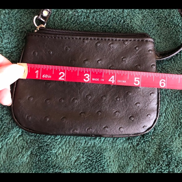 NWOT Black Guess Wristlet - Picture 3 of 5